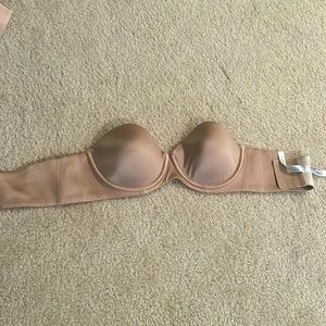 Size 34D vanishing strapless soma bra